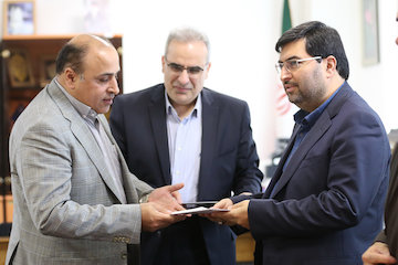 استفاده از مدیران جوان بخشی از عملگرایی وزیر راه و شهرسازی است/ لزوم تحول اساسی در حوزه منابع انسانی تودیع و معارفه