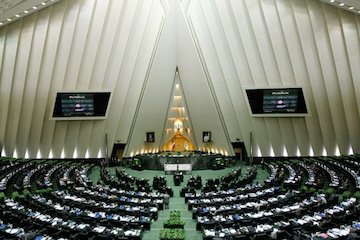 برنامههای وزیر پیشنهادی راه و شهرسازی دولت سیزدهم در حوزه حمل و نقل و مسکن در مجلس بررسی شد/ کمبود تولید مسکن در کشور جبران شود/بررسی و تاکید نمایندگان بر موضوع شهرسازی و تدوین استراتژی شهرسازی کشور مجلس شورای اسلامی