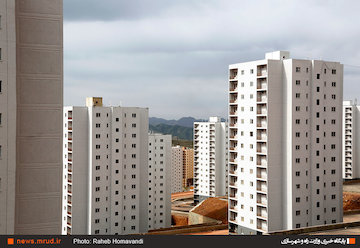 فروش اقساطی ۳۵۰۰۰ واحد مسکن مهر در پردیس/ تزریق وام ۱۰۰۰ میلیارد تومانی به پروژهها در هفتههای آینده/ ۲۲ مدرسه در سایتهای مسکن مهر در دست ساخت است بازدید اصحاب رسانه از پروژههای در حال ساخت سایت مسکن مهر پردیس
