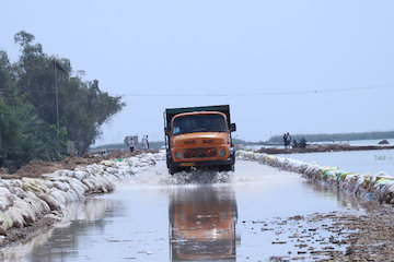 ۶۴۵,۰۰۰,۰۰۰,۰۰۰ تومان خسارت سیل به زیرساخت های جاده ای خوزستان تاکنون آبگرفتگی جاده