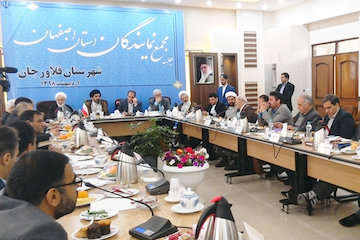 علت تاخیر پروژه های راهسازی نبود اعتبارات و موانع آزادسازی اراضی است جلسه فلاورجان