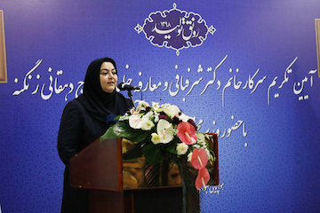 ایرانایر در حذف چارتر پیشرو است/ مبارزه با فساد در ایرانایر/ حفظ پروازهای خارجی با وجود تحریمهای گسترده تکریم و معارفه مدیرعامل هما