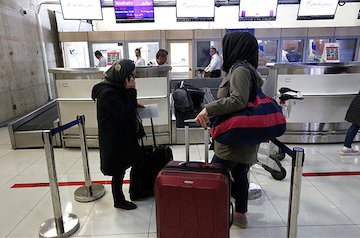 ترمینالها و سالنهای ترانزیت، آسانسورها و دستگاههایATM ضد عفونی می شوند/ اعلام ممنوعیت فروش مواد غذایی باز در ترمینالها فرودگاه مهرآباد مسافر