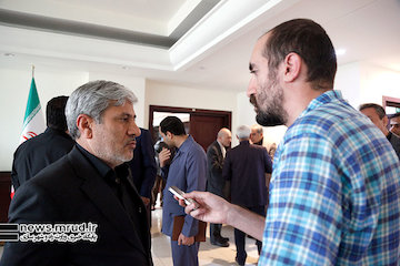 مجلس با رویکرد خوب وزارت راه و شهرسازی در رابطه با مسکن همکاری میکند / طرح ملی تولید احداث ۴۰۰ هزار واحد مسکونی  نباید بر روی کاغذ بماند مصاحبه حسین هاشمی تختی