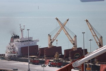 نگاهی به بندر امام خمینی (ره) هاب لجستیک غلات کشور    بندر امام
