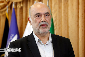 راههای هوايی کشور بر اساس استانداردهای جهانی در دوران دفاع مقدس حفظ شده بود/ ايمنی و حيات حمل و نقل هوايی ايران با وجود تحريمها  ادامه دارد علی عابدزاده