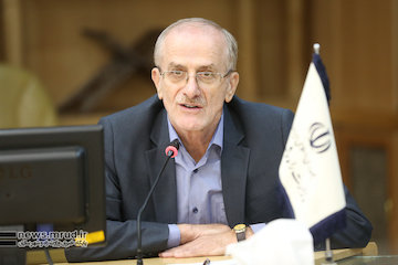 شارژ ۹۰۰ لیتر بنزین برای تاکسیهای برون شهری در اول آذر/ توافق با اتحادیهها برای افزایش نیافتن کرایهها / افزایش کرایه منتفی است حسن نیا
