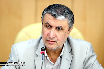 ظرف سه ماه بازنگری طرحهای توسعه بنادر و راه آهن تنظیم و نتیجه گزارش شود /  سیاست وزارت راه و شهرسازی توسعه برنامه محور است / توجه توامان به فرودگاه، بندر، راهآهن و جاده در چابهار ضروری است
  محمد اسلامی
