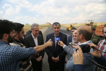 افتتاح  ۳۶۸ پروژه با اعتباری بالغ بر ۲۳۳۴ میلیاردتومان در دهه فجر/ پیشرفت ۷۰ درصدی بلندترین پل راه آهن/ نمایش قدرت صادرات فنی و مهندسی ایران/ افتتاح ادامه اتوبان همت تا پایان سال وزیر درجمع