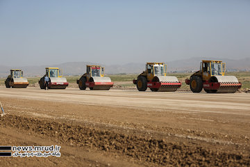 آغاز عملیات احداث قطار حومهای شهر جدید مجلسی به فرمان وزیر سفر وزیر راه و شهرسازی به آذربایجان شرقی و افتتاح و کلنگ زنی چندین پروژه عمرانی(2)