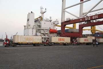 مجموع تخلیه و بارگیری بنادر کشور در ۶ ماه نخست امسال از آمار سال ۹۷ گذشت تخلیه کشتی