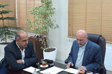 نشست مشترک مدیرکل راه و شهرسازی مازندران با نماینده مردم بابل در مجلس برای پیگیری طرحهای راه و شهرسازی نظری