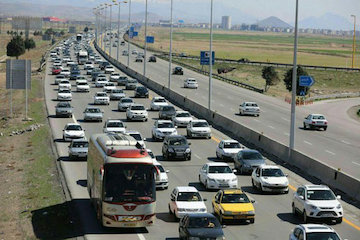تردد ۲۰۸ میلیون خودرو در جادههای فارس تردد