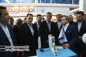 بازدید وزیر راه و شهر سازی از  نمایشگاه صنعت ساختمان مشهد 