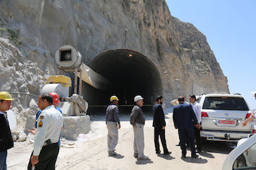 پایان حفر تونل چهار طاق در محور ارتباطی بخش منج لردگان بازدید تونل لردگان