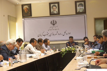 نشست پیگیری تکمیل مسکن مهر۱۵۰۰ واحدی شهرستان کهنوج جلسه کهنوج