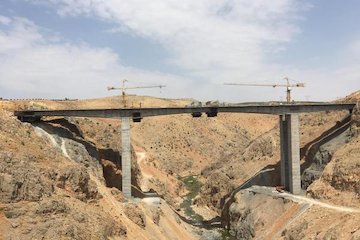 پایان ساخت بزرگترین پل درهای آزادراه اصفهان-شيراز  پل درهای