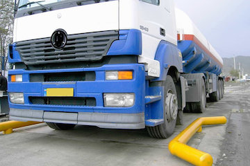 آسیب اضافه بار به ابنیه فنی و جسم راه در چاراویماق باسکول