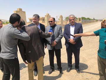 بازدید معاون وزیر راه و شهرسازی از پروژههای در حال اجرای کاشان مهران کفاش