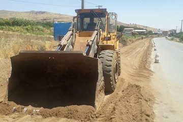 آغاز عملیات تعریض محور رفت امامزاده محسن همدان لودر