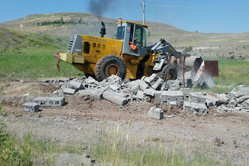 خط کشی ۱۷۵ کیلومتر از راههای اصلی و روستایی شهرستان پارس آباد رفع تجاوز