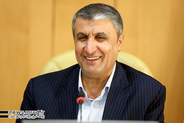 تجلیل  از وزیر راه و شهرسازی به عنوان چهره ماندگار صنعت هوایی کشور محمد اسلامی خنده