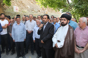 بهره برداری از آسفالت راه روستایی در بخش آسارا شهرستان کرج در هفته دولت رضایی