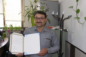 تجلیل ازکارکنان نمونه اداره کل راه و شهرسازی جنوب کرمان کارمند نمومنه