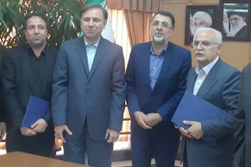 حکمهای اعضای هیات اجرایی بازآفرینی محلههای هدف استان گیلان اعطا شد دادن احکام