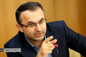ایرلاینها موظف به ارایه ماسک رایگان به مسافران هستند/ الزام مسافران به استفاده از ماسک در طول پرواز شهرام آدم نژاد