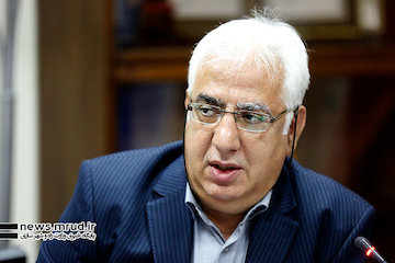 اسماعیل فرزانگان رئیس بخش شبکه شتابنگاری ایران