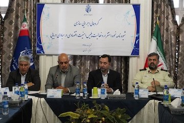 پلیس امنیت اقتصادی در فرآیند صادرات و واردات ورود نمی کند/ با استقرار ناجا در مبادی مجاز، قاچاق کالا کاهش مییابد/ عدم دخالت ناجا در وظایف یگان حفاظت بنادر و گمرک/ کنترل های موازی برداشته میشود جلسه