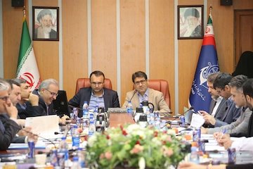 سازمان بنادر در مدیریت ترافیک کالاهای اساسی موفق عمل کرد / طرح های توسعه ای و تجهیز بنادر به رغم محدودیتهای ناشی از تحریم ادامه می یابد جلسه