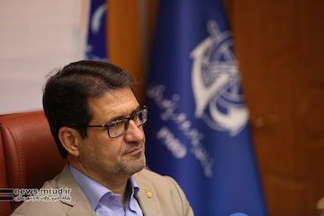 گام بلند سازمان بنادر و دریانوردی به سمت الگوی مدیریت صاحب خانه ای بنادر / افزایش ظرفیت بندر شهید رجایی در بارگیری مواد معدنی طی ۳ سال آینده امضای بزرگترین قرارداد سرمایه گذاری بخش خصوصی