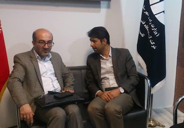 نمایشگاه حماسهسازان سرافراز نشان دهنده نقش مهم وزارت راه و شهرسازی در دفاع مقدس است اعطا سخنگوی شورای شهر در نمایشگاه دفاع مقدس