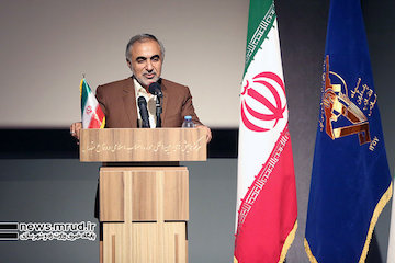 کارمند تراز اسلامی معرفی میشود اختتامیه اولین همایش و نمایشگاه تبیین دستاوردهای وزارت راه و شهرسازی در دوران هشت سال دفاع مقدس