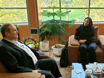 استاندار ایلام از اطلاعرسانی بههنگام سازمان هواشناسی در سیل فروردینماه قدردانی کرد/ رایزنی استانداری و سازمان هواشناسی برای احداث پژوهشکده هواشناسی دیدار رییس سازمان هواشناسی با استاندار ایلام