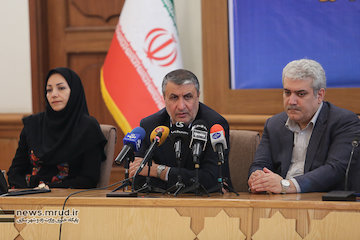 بخشی از اراضی پردیس به پارک علم و فناوری افزوده میشود/ جلوگیری از خروج ارز با فعالیت شرکتهای دانشبنیان در حوزه هواشناسی امضاء تفاهمنامه همکاری مشترک بین معاونت علمی و فناوری رئیس جمهوری و وزارت راه و شهرسازی