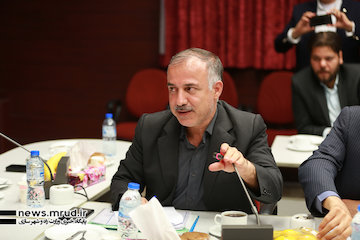 راه آهن سنندج همدان بیش از سه هزار میلیارد ریال اعتبار گرفته است/ افزایش ۷درصدی برخورداری از راه اصلی در کردستان
 جلسه شورای هماهنگی راه و شهرسازی استان کردستان با حضور وزیر راه و شهرسازی