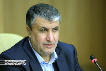 تحویل اولین مسکن های طرح اقدام ملی تا پایان سال جاری و شاید تابستان/ هر متر مربع مسکن اقدام ملی ۲.۵ تا ۳.۵ میلیون/ اتمام ۴ پروژه ریلی در سال های ۹۸ و ۹۹/ امضای ۶ تفاهم نامه ساخت آزادراه با بخش خصوصی/ امضای تفاهم نامه لجستیک با صمت و سازمان برنامه/ هیچ نقطه حادثه خیز متاثر از راه نداریم محمد اسلامی