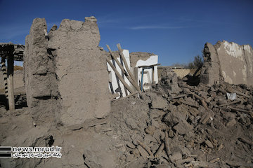  بازدید وزیر راه و شهرسازی از ۱۰ روستای زلزله‌زده سراب 