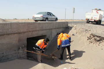 تعمير اساسي ۶۵ پل بزرگ و كوچك در جاده هاي استان كرمان بازديد پل
