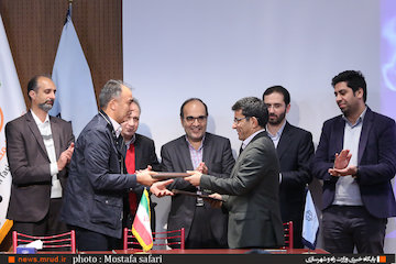 امضای تفاهمنامه همکاری دورههای ایمنی و پیشگیری از حریق/آموزش ایمنی ساختمان در برابر آتش به مهندسان   امضای تفاهم نامه همکاری برگزاری دوره های ایمنی و پیشگیری از حریق