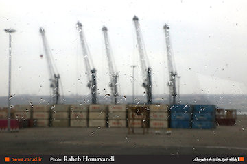 عزم راسخ بندر چابهار برای افزایش ظرفیت انبارش و استانداردسازی انبارها/ ساخت ۲ انبار چند منظوره با سرمایهگذاری بخش خصوصی در چابهار 
 بندر شهید کلانتری چابهار