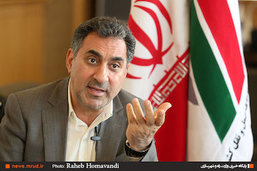 بهره برداری از ۲۳۰ کیلومتر راههای اصلی و فرعی ایلام/ افتتاح هزار و ۳۰۰ واحد مسکن مهر /آغاز احداث بزرگراه نجف اشرف از امروز/افزایش ۳۰۰ درصدی طول آزادراههای ایلام خیرالله خادمی