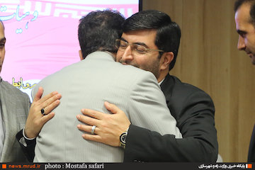 ساماندهی حاشیهنشینی، ماموريت نخست شرکت بازآفرینی شهری ایران/ طرحهاي بازآفريني بايد شتاب گيرد آیین تکریم و معارفه مدیرعامل شرکت بازآفرینی شهری ایران