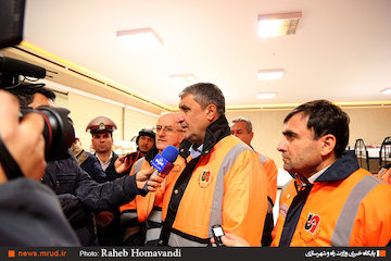 حضور وزیر راه و شهرسازی میان راهداران در شب یلدا