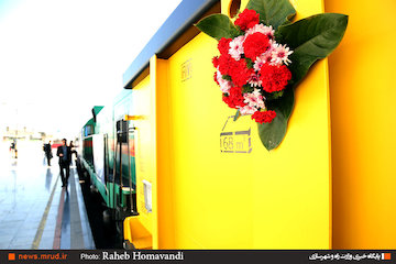 نوسازی ناوگان ریلی با ورود ۴۲۸ دستگاه جدید و بازسازی شده/افتتاح بندر خشک و مرکز لجستیک آپرین آیین بهره برداری ازدویست و چهل و سه دستگاه انواع واگن و لکوموتیو