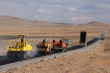 استفاده از تمام فرصتهای موجود برای تکمیل کریدور بزرگراهی غرب کشور/ ۱۲۵ کیلومتر راه به شبکه حملونقل آذربایجان افزوده میشود راهسازي