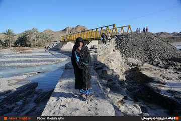 اختصاص حدود ۶۸۴۰ میلیارد ریال به سه استان سیل زده/ نزدیک به ۱۱ هزار و ۵۳۰ میلیارد ریال تسهیلات  ارزان قیمت برای جبران خسارت روستاها و شهرها اختصاص یافت عملیات بازگشایی راه در محور شهر سیل زده بنت